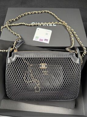 NWT Chanel 25S Mesh Lambskin Pochette Clutch With Chain and Wallet